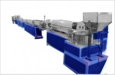 內(nèi)鑲圓柱式滴灌管設(shè)備